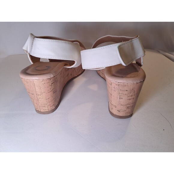 NEW Brinley Co Wedge Crisscross Sandals White Hook & Loop Fasten Size 7 - Picture 4 of 11